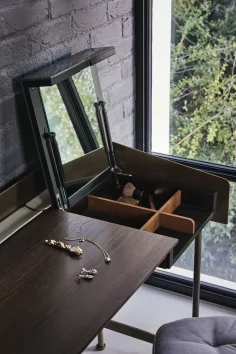 Secret Desk - Image 2